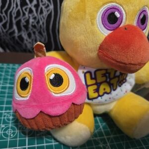 FNAF Jazwares Five Nights at Freddy’s Classic Chica Small Stuffed Plush 8" Toy